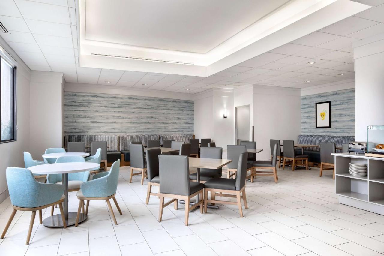 Embassy Suites By Hilton Tampa Airport Westshore Buitenkant foto