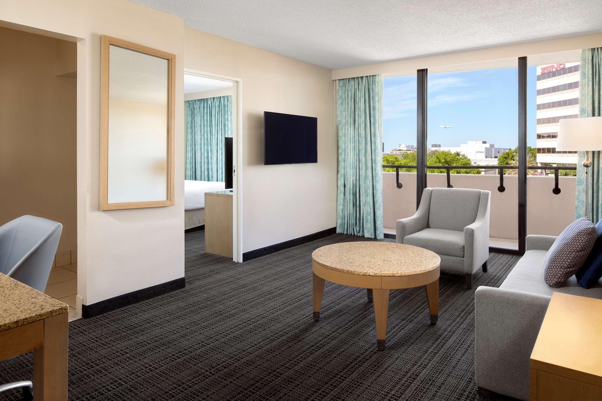 Embassy Suites By Hilton Tampa Airport Westshore Buitenkant foto