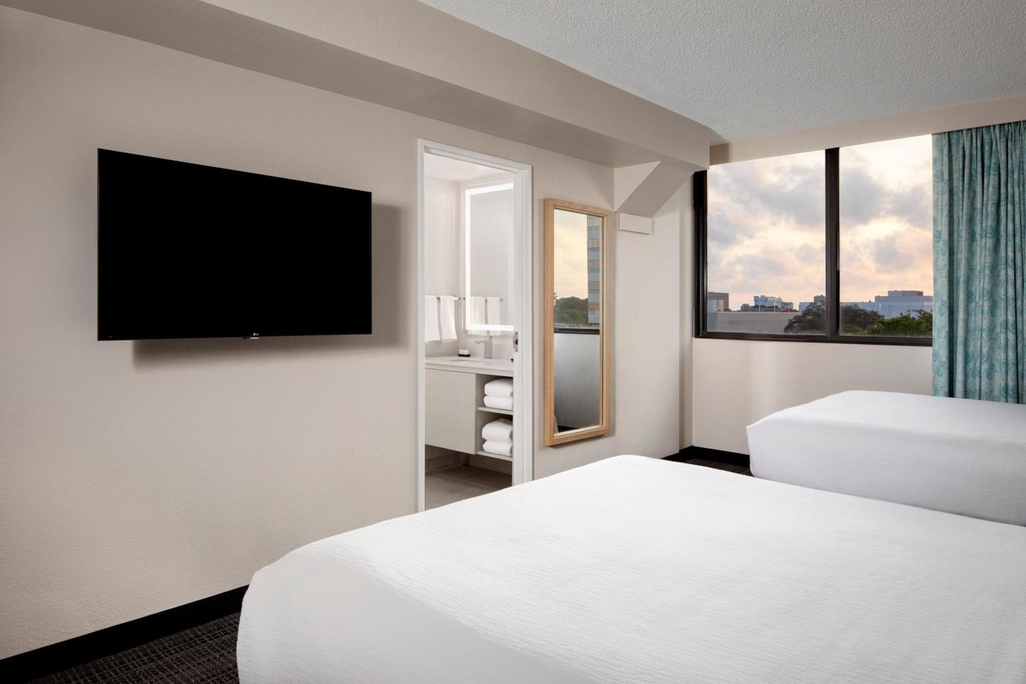 Embassy Suites By Hilton Tampa Airport Westshore Buitenkant foto