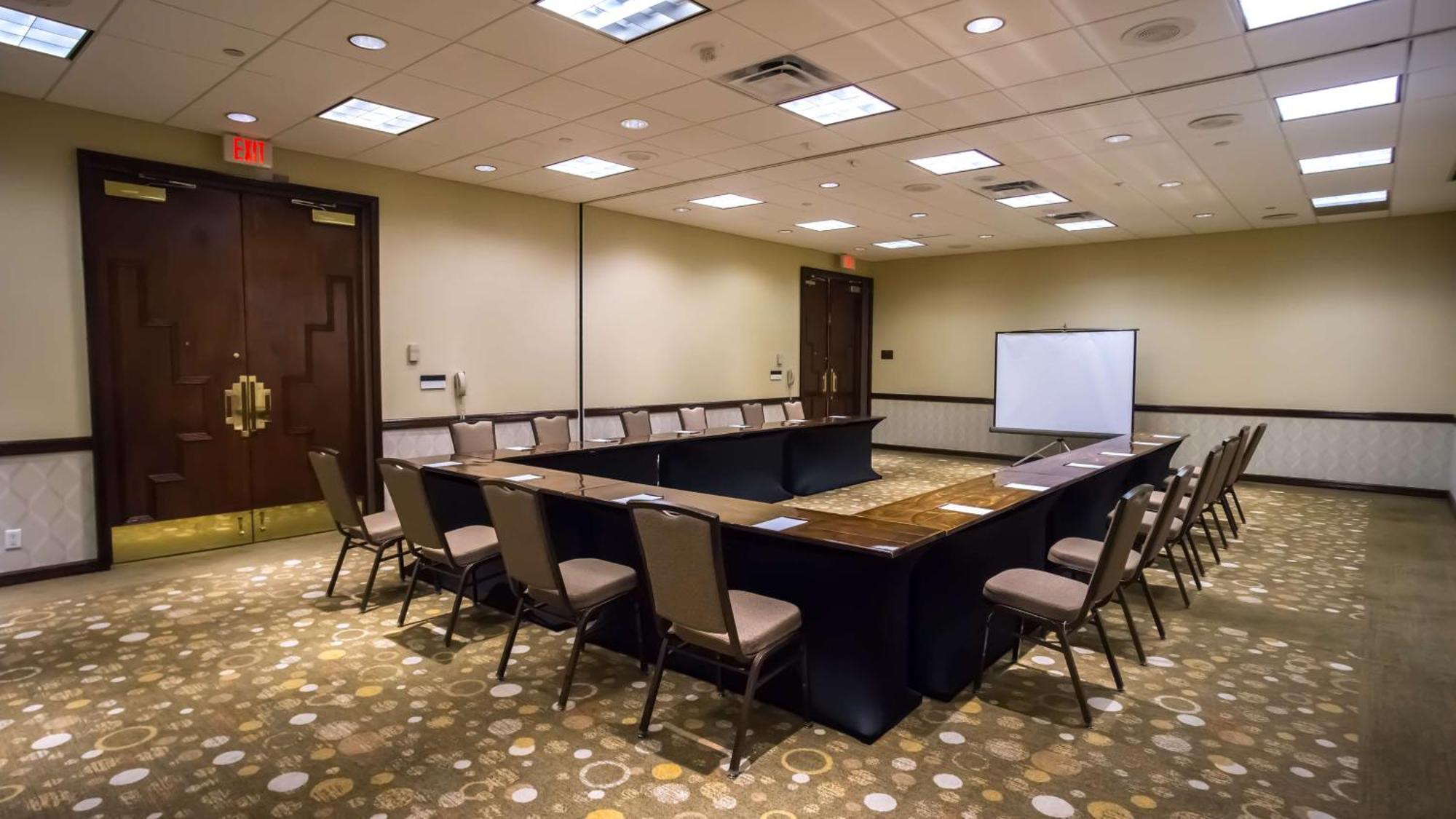 Embassy Suites By Hilton Tampa Airport Westshore Buitenkant foto
