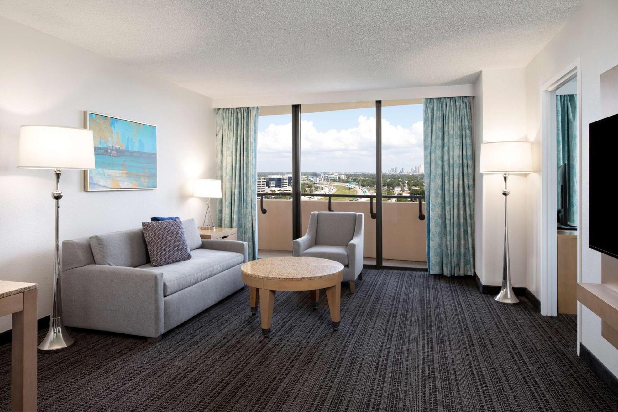 Embassy Suites By Hilton Tampa Airport Westshore Buitenkant foto