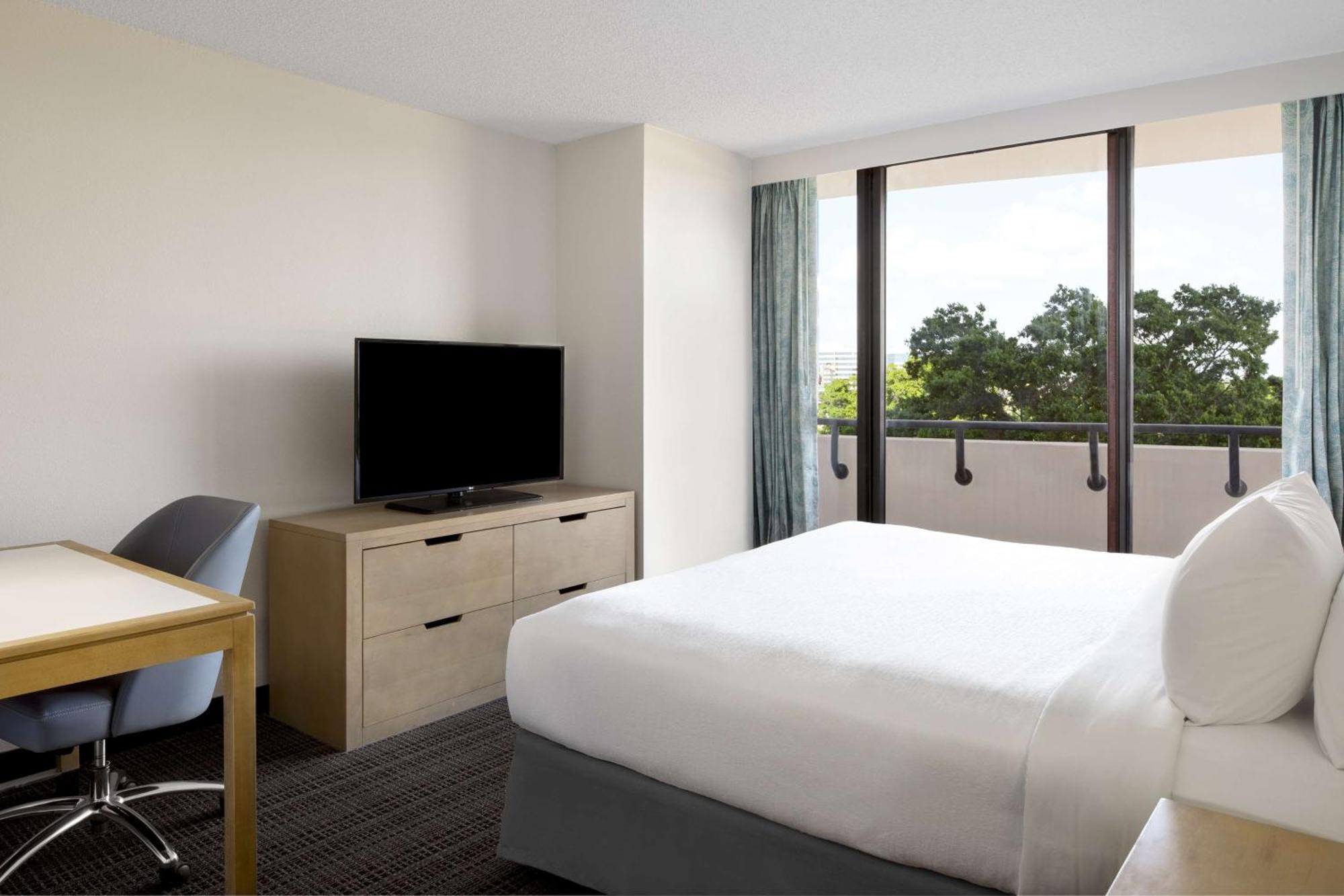 Embassy Suites By Hilton Tampa Airport Westshore Buitenkant foto